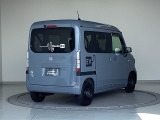 バックカメラが付いているのでバックでの車庫入れも安心です。