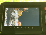 停車中にTVや映像を楽しむことができます。休憩時間や待ち時間に、エンターテイメントを満喫。家族でのドライブに最適です。