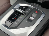 【シフト】スポーティーさを極めたなめらかなシフトチェンジが可能で、快適なクルージングからダイナミックな走りまで、さまざまな運転スタイルに適応いたします。