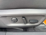 【電動パワーシート】毎日過ごす運転席は要チェック。シートのへたり・擦れ、視界のイメージまで伝わる重要ポイント。