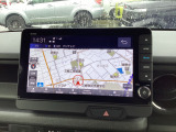 ナビゲーションは純正9インチメモリーナビ(LXU-242NBi)を装着しております。AM、FM、CD、DVD再生、Bluetooth、音楽録音再生、フルセグTVがご使用いただけます。
