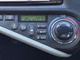 オートエアコンなので好きな温度を設定することで車内をいつでも快適に保てます。