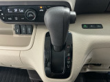 オートマチックシフトレバーは、手になじみ操作しやすい形状で安全運転にもつながります♪