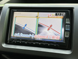 停車中にテレビや動画コンテンツをお楽しみいただけます。長距離移動や休憩時間に、リラックスしたひとときを過ごせるでしょう。