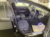 フィット感のあるシート。しっかりと支えてくれるので、長時間の運転を快適にサポートしてくれます。