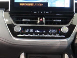 左右独立温度コントロールフルオートエアコンです。運転席、助手席それぞれで独立して温度設定ができます。冷え性の方が乗っても安心ですね♪