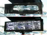 インテリジェント ルームミラーは、車両後方のカメラ映像をミラー面に映し出すので、車内の状況や、天候などに影響されず、いつでもクリアな後方視界が得られます