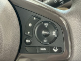 【アダプティブ・クルーズ・コントロール】予め設定した車速内でクルマが自動的に加減速。 前走車との適切な車間距離を維持しながら追従走行し、高速道路でのドライバーの疲労を軽減してくれる嬉しい機能付♪