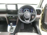 運転席からの視界はこんな感じです☆お気軽にご来店いただき、実際に座って是非お確かめください。ドライバーに寄り添う快適な操作フィールをもたらすステアリングです。