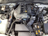 ロードスターのために専用設計されたSKYACTIV-G 1.5Lエンジン搭載。全てを「使い切る」ことを前提として開発されたエンジンです。クイックな反応とやる気にさせてくれるサウンドをご体感ください。