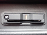 ■【ETC車載器】が装備されています。セットアップをしてお渡しとなり、ETCカードを差し込むだけで高速道路の利用が可能です。