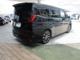 自動車保険も取り扱っております。この機会に保険を見直しましょう♪