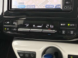 オートエアコンは温度を設定するだけで、自動で風量などを設定してくれます。運転しながら操作も必要ないので、安全性も向上します。