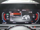 視認性の良いメーターパネル、インフォメーションディスプレイには様々な情報が表示されます