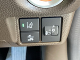 路外逸脱抑制機能、衝突軽減ブレーキを搭載。走行中の車線逸脱防止と前方衝突リスク低減をサポートする安心の安全装備です。