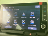 使いやすいインターフェースで、快適なドライブをサポートします。スマートフォンとの連携もスムーズで、様々な機能を活用できます。