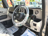 【保険】自動車保険のスペシャリストがお客様の立場になってお客様に最適な自動車保険のご提案や万が一の時の事故対応にあたりますので、ご安心ください。