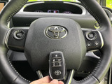 握りやすいステアリングは、運転操作をスムーズにします。快適なドライビングポジションを確立し、長距離運転でも疲れにくい設計です。