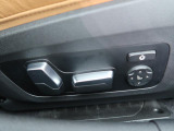【メモリー機能付きパワーシート】運転手が代わってもボタン一つで設定ポジションに。常にご自身のドライブ設定が整います。