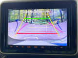 【バックカメラ】駐車時に後方がリアルタイム映像で確認できます。大型商業施設や立体駐車場での駐車時や、夜間のバック時に大活躍!運転スキルに関わらず、今や必須となった装備のひとつです!