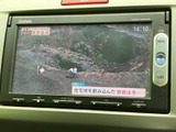 停車中にテレビやビデオを楽しめるので、休憩時間や待ち時間に便利です。後部座席での移動も快適になります。