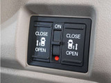 ◆両側電動スライドドア◆狭い駐車場でも乗り降りが楽々♪お子様が隣の車にドアを当ててしまう心配もございません!小さなお子様連れの方もこれで安心。