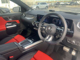 中古車だけではなく、新車も多岐にわたり、正規輸入車販売を行っております。全国選りすぐりの仕入ネットワークの中からあなたにピッタリのお車を探します!