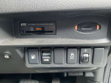 ハンドル右奥には各種設定スイッチがあります。運転者がスッと手を伸ばせば操作できので便利です。