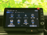 洗練されたデザインのナビ・オーディオシステム。使いやすい操作性で快適なドライブをサポートします。見やすい画面で、目的地まで安心して進めます。