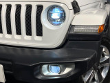 ●LEDヘッドライト:夜間走行時も良好な視界を確保し安心して運転できる高輝度LEDヘッドライトを装備!点灯速度が早く、消費電力も抑えられています。