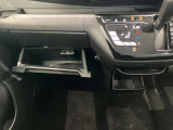 収納スペースもたくさん有ります☆車検証や小物類などすっきり収納♪