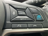 プロパイロット搭載。高速道路でドライバーに代わってアクセル、ブレーキ、ステアリングを自動制御します。