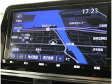 純正ナビを装備。タッチパネル式で使いやすく、お出かけもラクラクです。