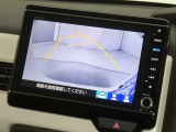 【バックカメラ】駐車時に後方がリアルタイム映像で確認できます。大型商業施設や立体駐車場での駐車時や、夜間のバック時に大活躍!運転スキルに関わらず、今や必須となった装備のひとつです!