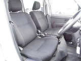 【内装】ピクシスバンの車内です♪もちろん、フロアマットもついてますよ〜!