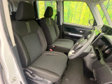 運転席シート廻りは使用感も少なく、良好な状態となっています。前オーナー様が丁寧に使っていたことがよくわかりますね。