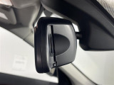 【ETC】有料道路を利用する際に料金所で停止することなく通過できる、ETC車載器(ノンストップ自動料金収受システム機器)が装備されています。セットアップを行うことで利用可能になります。