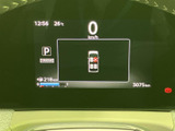 視認性の高いメーター類が、運転に必要な情報をわかりやすく表示。速さや燃費など、運転状況をしっかり把握できますね。