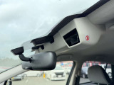 【アイサイト】前方の車両等を検知し、衝突しそうな時は警報で注意を促し、ブレーキを踏む力をサポート。ブレーキを踏めなかった場合は衝突被害軽減ブレーキが作動、衝突回避をサポートします。