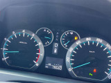 整備スタッフは国家資格を持つプロの整備士です。車検の受入/中間/完成検査と保安基準発行のすべても自社で行います。