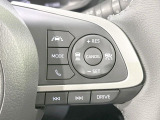 【レーダークルーズコントロール】高速道路での長距離走行が楽に!!自動で速度を保つクルーズコントロールが、衝突軽減システムと連携し、前方の車両を感知して車間を保つように速度調節してくれます!!