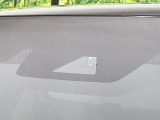【トヨタセーフティセンス】走行中に前方の車両等を認識し、衝突しそうな時は警報とブレーキで衝突回避と被害軽減をアシスト。より安全にドライブをお楽しみいただけます。
