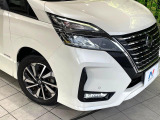 【LEDヘッドライト】悪天候や夜間走行時も良好な視界を確保し安心して運転できる高輝度LEDヘッドライトを装備!点灯速度が早く、消費電力も抑えられています。