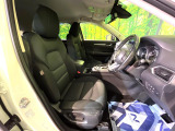 運転席シート廻りは使用感も少なく、良好な状態となっています。丁寧に使われていたことがよくわかりますね。