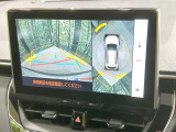 【パノラミックビューモニター】専用のカメラにより、上から見下ろしたような視点で360度クルマの周囲を確認することができます☆死角部分も確認しやすく、狭い場所での切り返しや駐車もスムーズに行えます。
