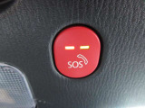 エアバッグ作動時や後突時、もしくは車内のSOSボタンを押した際に緊急通報オペレーターに連携し、救急・警察を手配します。更にオペレーターにも連携、お客様のご要望に応じてロードサービスの手配を行います。