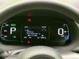 視認性の高いメーター類が、運転に必要な情報を分かりやすく伝えます。洗練されたデザインで、運転するたびに特別な気分を味わえます。