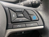高速道路での運転負荷を軽減するプロパイロット操作スイッチ。スイッチひとつでアクセル・ブレーキ・ステアリング操作をアシストし、長距離ドライブを快適にサポートします。