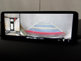 狭い場所での駐車やすれ違いなどでより的確な運転操作に役立つ360&deg;ビューモニターが装備されています。
