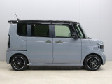 ボディクリーニング後、愛車をピカピカの状態へ保護する『ボディコーティング』をおススメです。 水垢が付きにくくなり、汚れもおとしやすいので、愛車のお手入れが楽になります。 愛車の綺麗を保ちたい方に♪